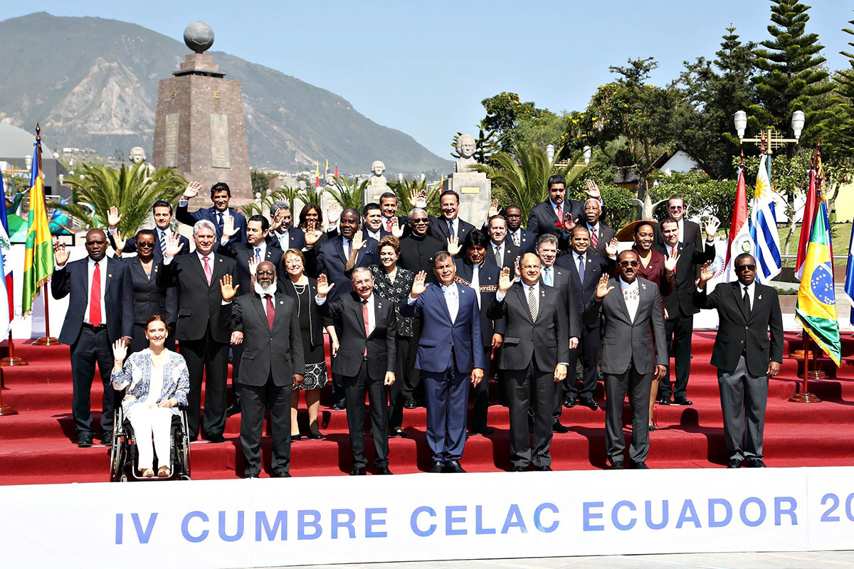 América Latina: Recomposición hegemónica y resistencia emancipatoria